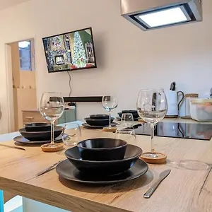  Appartement Cocooning Pour Se Ressourcer à La Montagne. France